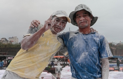 Lao động Việt ở vùng biên giới Trung Quốc Lao động Việt ở vùng biên giới Trung Quốc